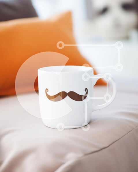 Intra Συλλεκτικό Ξύλινο Παζλ Plywood  4mm - Κούπα καφέ με μουστάκι σε πορτοκαλί κρεβάτι Σε Ξύλινο Κουτί - Διαστάσεις: 10x10 cm – 25 κομμάτια