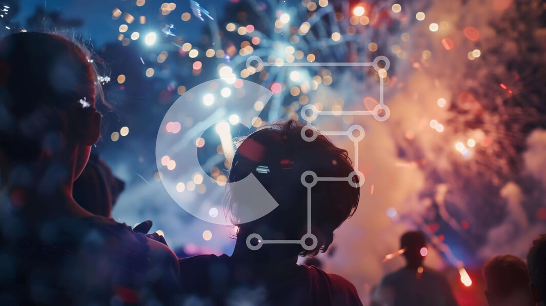 Intra Συλλεκτικό Ξύλινο Παζλ Plywood  4mm - Ομαδική παρακολούθηση πυροτεχνημάτων στον νυχτερινό ουρανό Σε Ξύλινο Κουτί - Διαστάσεις: 10x10 cm – 25 κομμάτια