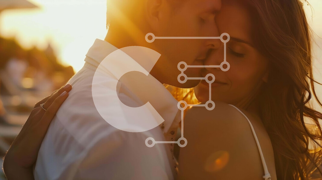 Intra Συλλεκτικό Ξύλινο Παζλ Plywood  4mm - Ρομαντική στιγμή στην παραλία του ηλιοβασιλέματος Σε Ξύλινο Κουτί - Διαστάσεις Puzzle: 10x10 cm – 25 κομμάτια