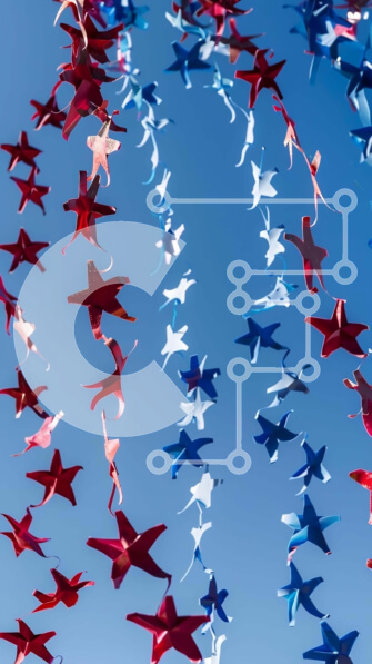 Intra Συλλεκτικό Ξύλινο Παζλ Plywood  4mm - Γιορτή 4ης Ιουλίου με χάρτινα φανάρια σε σχήμα αστεριού Σε Ξύλινο Κουτί - Διαστάσεις Puzzle: 10x10 cm – 25 κομμάτια