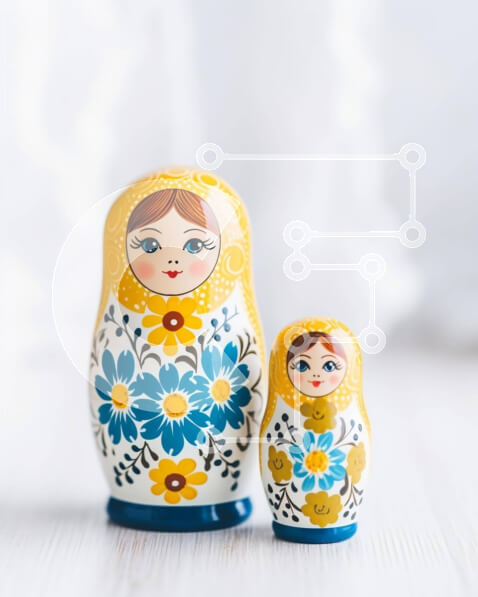 Intra Συλλεκτικό Ξύλινο Παζλ Plywood  4mm - Πολύχρωμες ρωσικές κούκλες φωλιάσματος σε λευκό φόντο Σε Ξύλινο Κουτί - Διαστάσεις: 10x10 cm – 25 κομμάτια