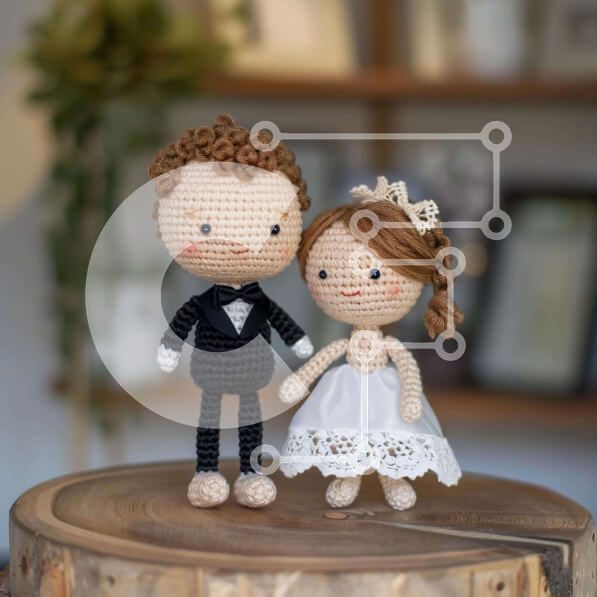 Intra Συλλεκτικό Ξύλινο Παζλ Plywood  4mm - Κροσέ κούκλες νύφης και γαμπρού σε ξύλινο κούτσουρο Σε Ξύλινο Κουτί - Διαστάσεις Puzzle: 10x10 cm – 25 κομμάτια