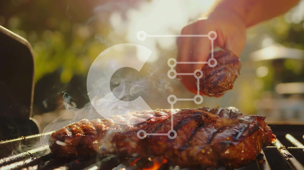 Σετ των 2 Intra Συλλεκτικό Ξύλινο Παζλ Plywood  4mm - Άτομο που ψήνει μπριζόλες σε υπαίθρια σχάρα Σε Ξύλινο Κουτί - Διαστάσεις: 10x10 cm – 25 κομμάτια