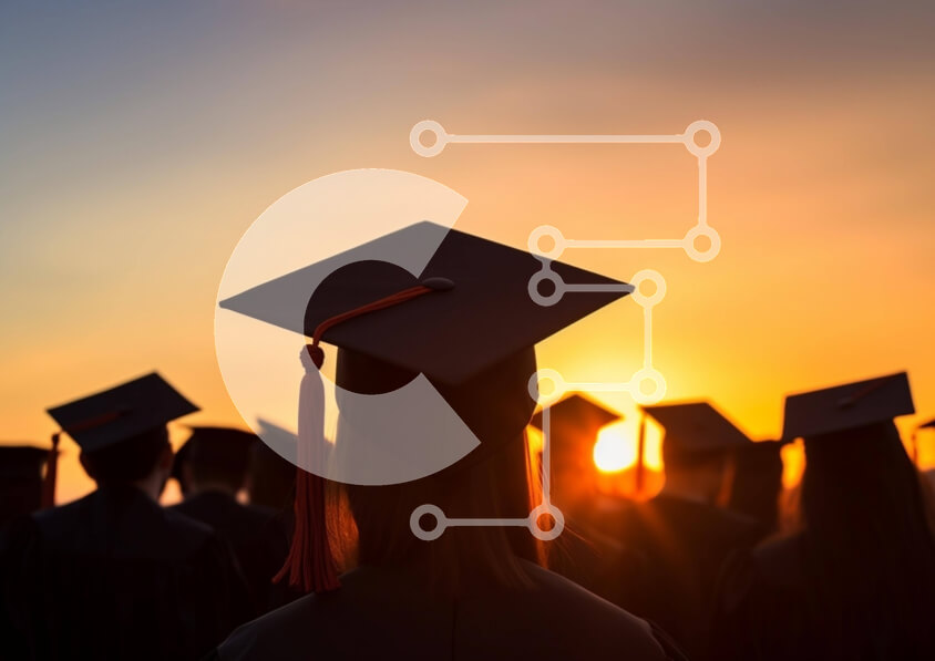 Intra Συλλεκτικό Ξύλινο Παζλ Plywood  4mm - Ημέρα αποφοίτησης με αποφοίτους και ηλιοβασίλεμα Σε Ξύλινο Κουτί - Διαστάσεις Puzzle: 10x10 cm – 25 κομμάτια