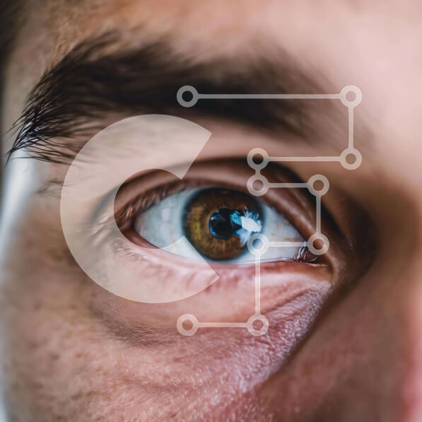 Intra Συλλεκτικό Ξύλινο Παζλ Plywood  4mm - Κοντινό πλάνο αντρικού ματιού με έντονες γραμμές φρυδιών Σε Ξύλινο Κουτί - Διαστάσεις Puzzle: 10x10 cm – 25 κομμάτια