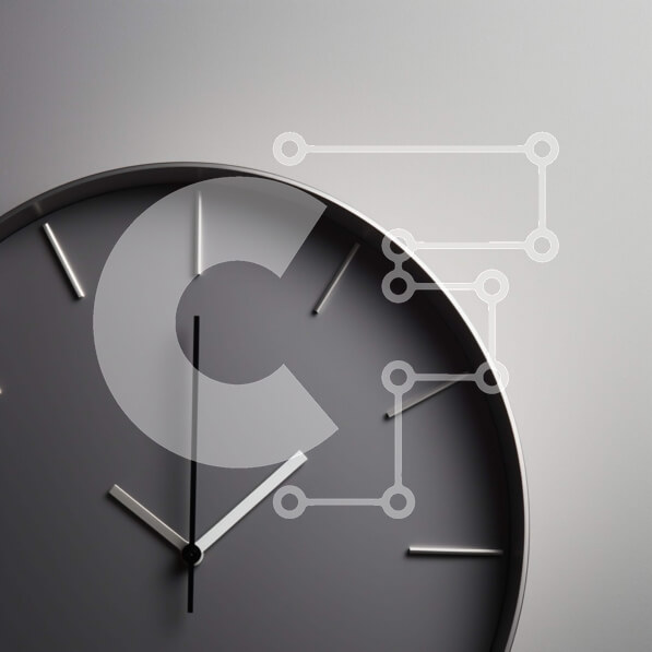 Intra Συλλεκτικό Ξύλινο Παζλ Plywood  4mm - Μεγάλο μαύρο ρολόι σε λοξούς γκρι τοίχους Σε Ξύλινο Κουτί - Διαστάσεις Puzzle: 10x10 cm – 25 κομμάτια