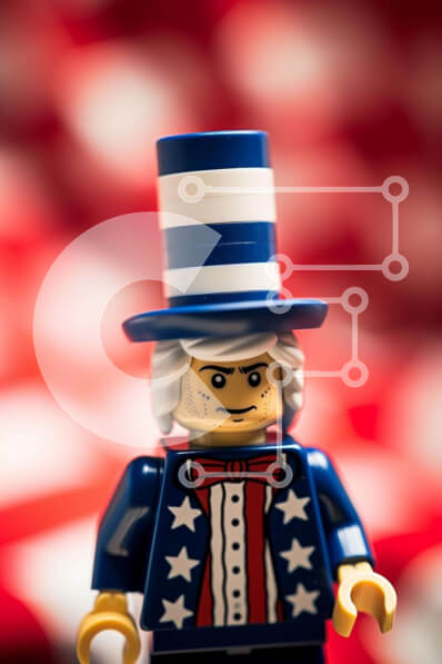 Intra Συλλεκτικό Ξύλινο Παζλ Plywood  4mm - Φιγούρα Lego με καπέλο του θείου Σαμ και πατριωτική στολή Σε Ξύλινο Κουτί - Διαστάσεις Puzzle: 10x10 cm – 25 κομμάτια