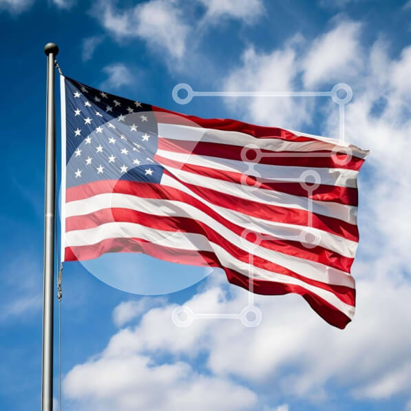 Intra Συλλεκτικό Ξύλινο Παζλ Plywood  4mm - Αμερικανική σημαία που κυματίζει ενάντια στο μπλε ουρανό και τα σύννεφα Σε Ξύλινο Κουτί - Διαστάσεις Puzzle: 10x10 cm – 25 κομμάτια