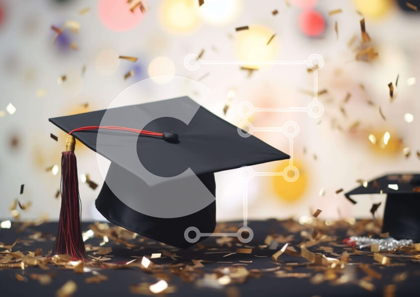 Intra Συλλεκτικό Ξύλινο Παζλ Plywood  4mm - Καπάκι αποφοίτησης σε χρυσό κομφετί Σε Ξύλινο Κουτί - Διαστάσεις Puzzle: 10x10 cm – 25 κομμάτια