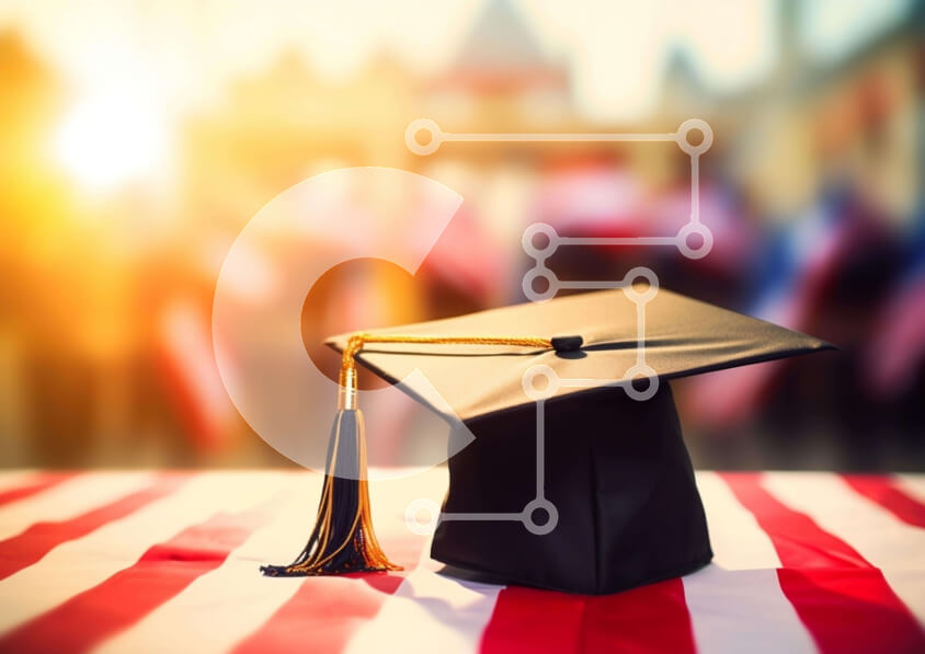 Intra Συλλεκτικό Ξύλινο Παζλ Plywood  4mm - Καπάκι αποφοίτησης στην αμερικανική σημαία Σε Ξύλινο Κουτί - Διαστάσεις Puzzle: 10x10 cm – 25 κομμάτια