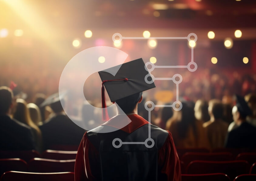 Intra Συλλεκτικό Ξύλινο Παζλ Plywood  4mm - Φοιτητής στο Graduation Cap in Auditorium Σε Ξύλινο Κουτί - Διαστάσεις Puzzle: 10x10 cm – 25 κομμάτια