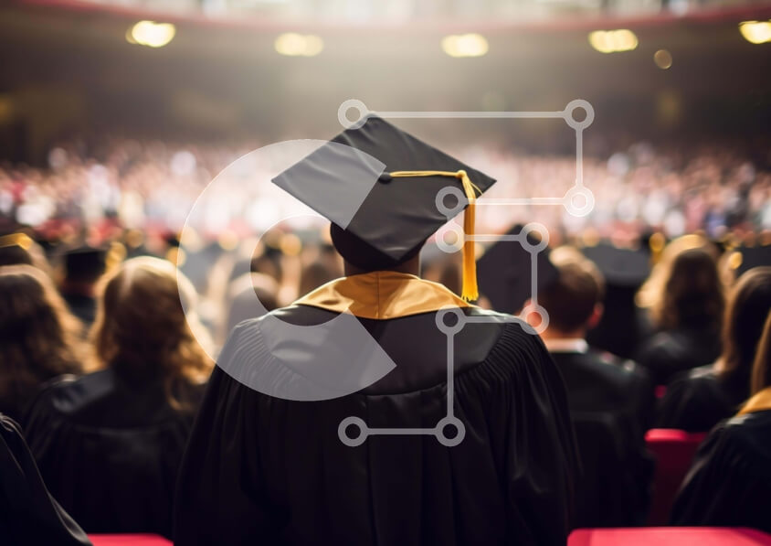 Intra Συλλεκτικό Ξύλινο Παζλ Plywood  4mm - Φοιτητής στο Απολυτήριο Καπέλο και Φόρεμα στο Αμφιθέατρο Σε Ξύλινο Κουτί - Διαστάσεις Puzzle: 10x10 cm – 25 κομμάτια