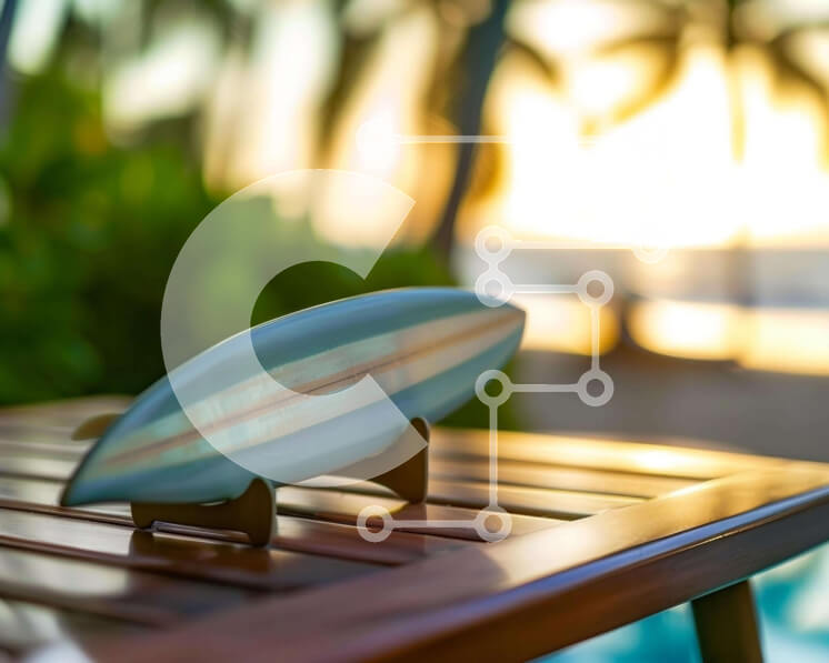 Intra Συλλεκτικό Ξύλινο Παζλ Plywood  4mm - Γαλήνια σκηνή στην παραλία με σανίδα του σερφ Σε Ξύλινο Κουτί - Διαστάσεις: 10x10 cm – 25 κομμάτια