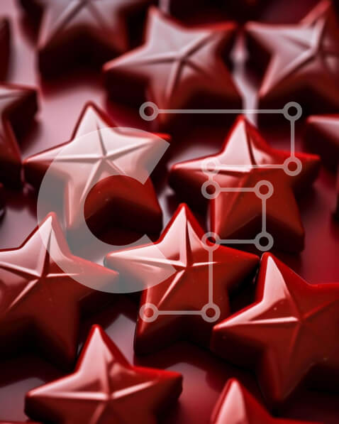 Σετ των 2 Intra Συλλεκτικό Ξύλινο Παζλ Plywood  4mm - Σοκολατάκια σε σχήμα Κόκκινου Αστέρου τακτοποιημένα ως διακοσμητικά ή δώρα Σε Ξύλινο Κουτί - Διαστάσεις: 10x10 cm – 25 κομμάτια