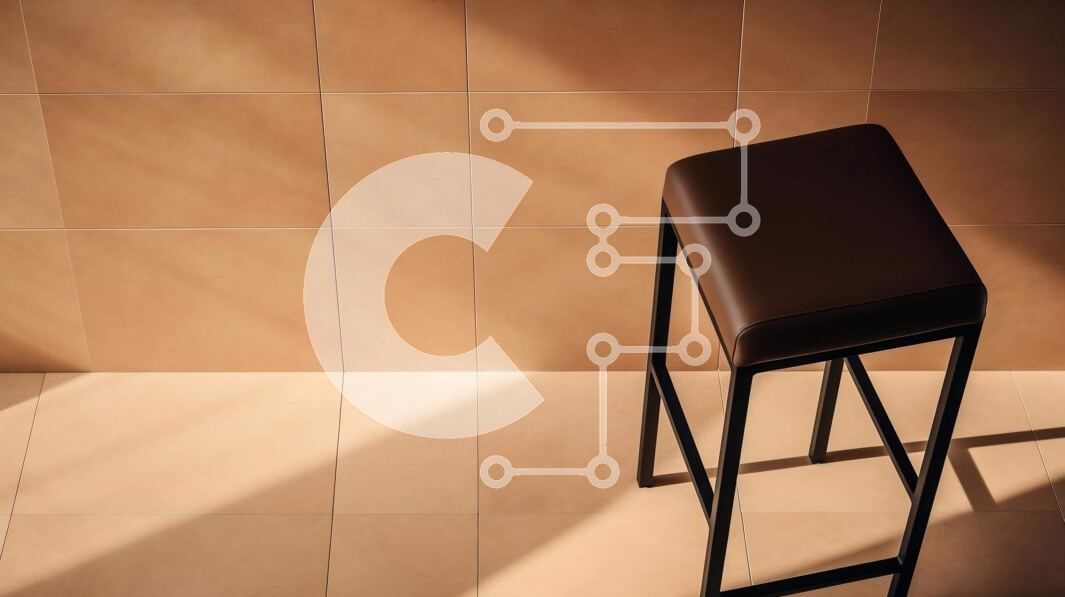 Intra Συλλεκτικό Ξύλινο Παζλ Plywood  4mm - Μαύρο σκαμπό στη μέση του δωματίου με μαύρισμα τοίχους με πλακάκια Σε Ξύλινο Κουτί - Διαστάσεις Puzzle: 10x10 cm – 25 κομμάτια