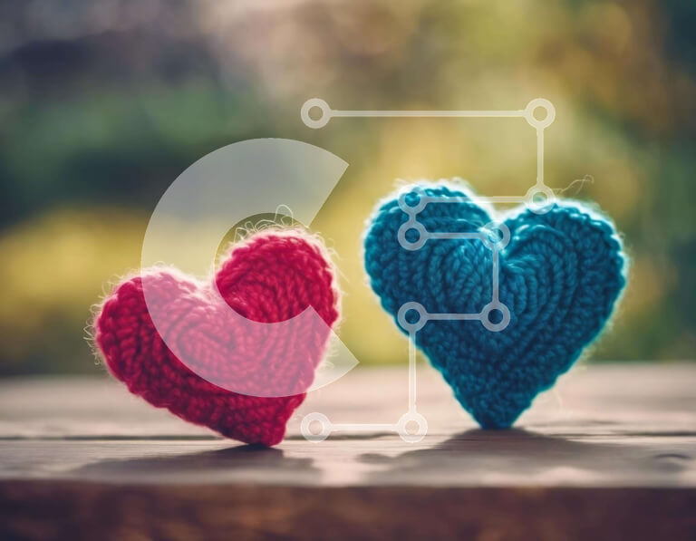 Intra Συλλεκτικό Ξύλινο Παζλ Plywood  4mm - Δύο πλεκτές καρδιές σε ξύλινο τραπέζι Σε Ξύλινο Κουτί - Διαστάσεις: 10x10 cm – 25 κομμάτια