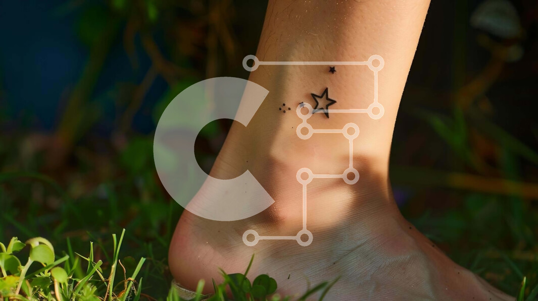 Σετ των 2 Intra Συλλεκτικό Ξύλινο Παζλ Plywood  4mm - Γυναικείος αστράγαλος με τατουάζ αστέρι Σε Ξύλινο Κουτί - Διαστάσεις: 10x10 cm – 25 κομμάτια