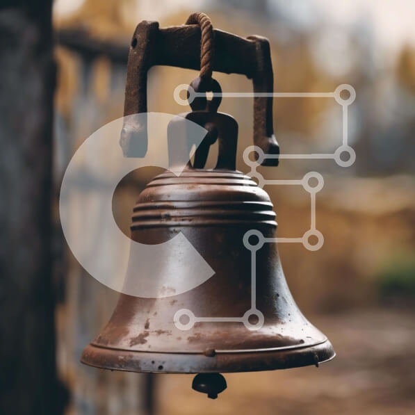 Intra Συλλεκτικό Ξύλινο Παζλ Plywood  4mm - Παλαιό σκουριασμένο κουδούνι στον ξύλινο φράκτη Σε Ξύλινο Κουτί - Διαστάσεις: 10x10 cm – 25 κομμάτια