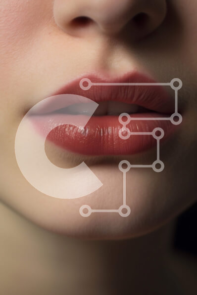 Intra Συλλεκτικό Ξύλινο Παζλ Plywood  4mm - Κοντινό πλάνο με τα κόκκινα χείλη της γυναίκας Σε Ξύλινο Κουτί - Διαστάσεις Puzzle: 10x10 cm – 25 κομμάτια