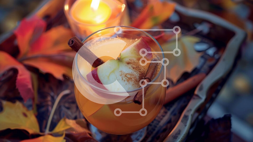 Intra Συλλεκτικό Ξύλινο Παζλ Plywood  4mm - Ποτήρι ρόφημα μήλου και ξυλάκια κανέλας στα φθινοπωρινά φύλλα Σε Ξύλινο Κουτί - Διαστάσεις Puzzle: 10x10 cm – 25 κομμάτια