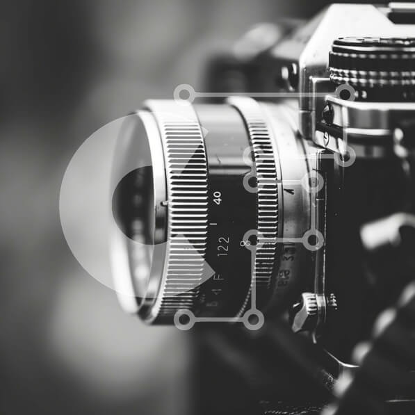 Intra Συλλεκτικό Ξύλινο Παζλ Plywood  4mm - Vintage κάμερα Σε Ξύλινο Κουτί - Διαστάσεις: 10x10 cm – 25 κομμάτια