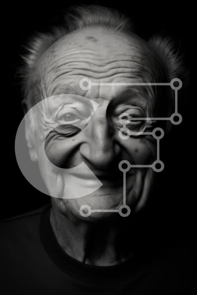 Intra Συλλεκτικό Ξύλινο Παζλ Plywood  4mm - Ασπρόμαυρο πορτρέτο ενός ηλικιωμένου με σημάδια γήρανσης Σε Ξύλινο Κουτί - Διαστάσεις Puzzle: 10x10 cm – 25 κομμάτια