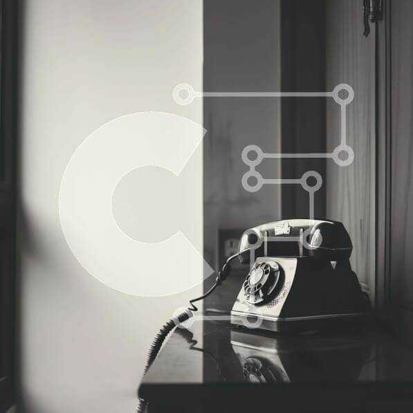 Intra Συλλεκτικό Ξύλινο Παζλ Plywood  4mm - Vintage ασπρόμαυρο τηλέφωνο Σε Ξύλινο Κουτί - Διαστάσεις Puzzle: 10x10 cm – 25 κομμάτια