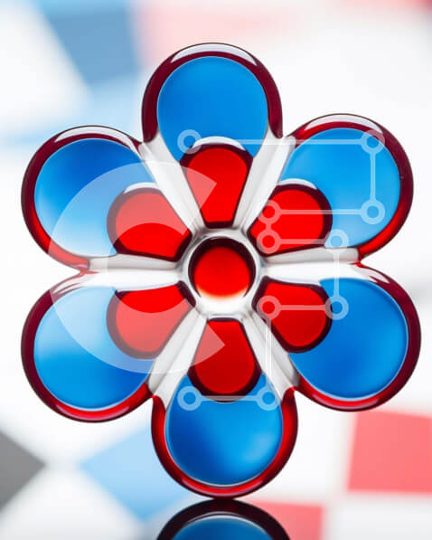 Intra Συλλεκτικό Ξύλινο Παζλ Plywood  4mm - Κόκκινο, μπλε και λευκό αντικείμενο σε σχήμα λουλουδιού σε καρό φόντο Σε Ξύλινο Κουτί - Διαστάσεις: 10x10 cm – 25 κομμάτια