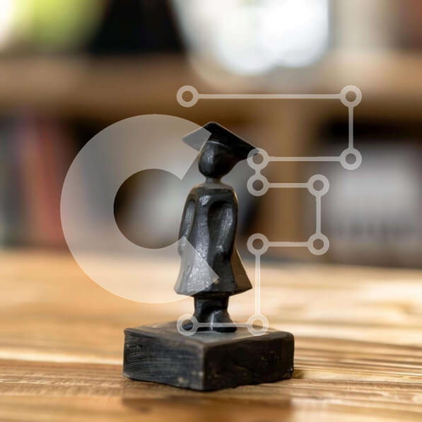 Intra Συλλεκτικό Ξύλινο Παζλ Plywood  4mm - Ειδώλιο αποφοίτησης σε ξύλινο μπλοκ Σε Ξύλινο Κουτί - Διαστάσεις Puzzle: 10x10 cm – 25 κομμάτια