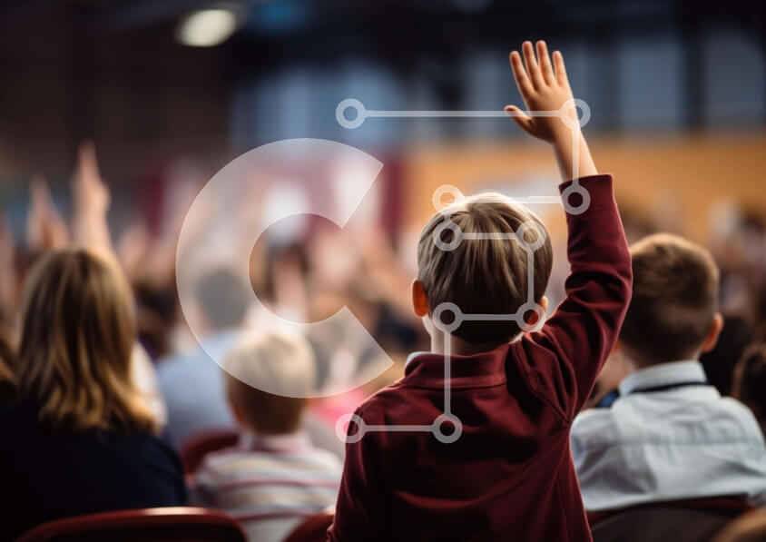 Intra Συλλεκτικό Ξύλινο Παζλ Plywood  4mm - Ενεργή συμμετοχή ενός νεαρού αγοριού σε ένα αμφιθέατρο Σε Ξύλινο Κουτί - Διαστάσεις Puzzle: 10x10 cm – 25 κομμάτια