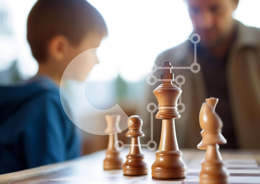 Intra Συλλεκτικό Ξύλινο Παζλ Plywood  4mm - Άνδρας και παιδί που παίζουν σκάκι Σε Ξύλινο Κουτί - Διαστάσεις Puzzle: 10x10 cm – 25 κομμάτια