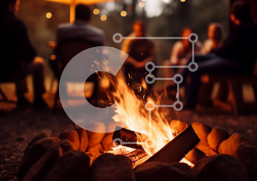 Intra Συλλεκτικό Ξύλινο Παζλ Plywood  4mm - Νυχτερινή συγκέντρωση φωτιάς Σε Ξύλινο Κουτί - Διαστάσεις: 10x10 cm – 25 κομμάτια