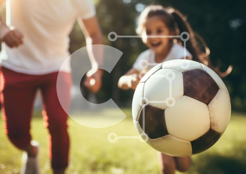 Intra Συλλεκτικό Ξύλινο Παζλ Plywood  4mm - Πατέρας και κόρη παίζουν ποδόσφαιρο Σε Ξύλινο Κουτί - Διαστάσεις Puzzle: 10x10 cm – 25 κομμάτια