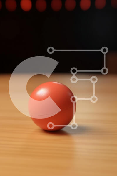 Intra Συλλεκτικό Ξύλινο Παζλ Plywood  4mm - Πορτοκαλί μπάλα σε ξύλινο τραπέζι με κόκκινα φώτα Σε Ξύλινο Κουτί - Διαστάσεις: 10x10 cm – 25 κομμάτια