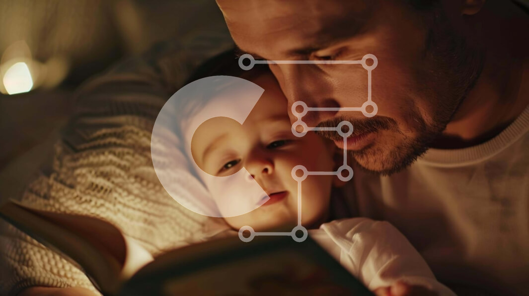 Intra Συλλεκτικό Ξύλινο Παζλ Plywood  4mm - Άνδρας που διαβάζει στο παιδί στο κρεβάτι με τα κεριά Σε Ξύλινο Κουτί - Διαστάσεις Puzzle: 10x10 cm – 25 κομμάτια