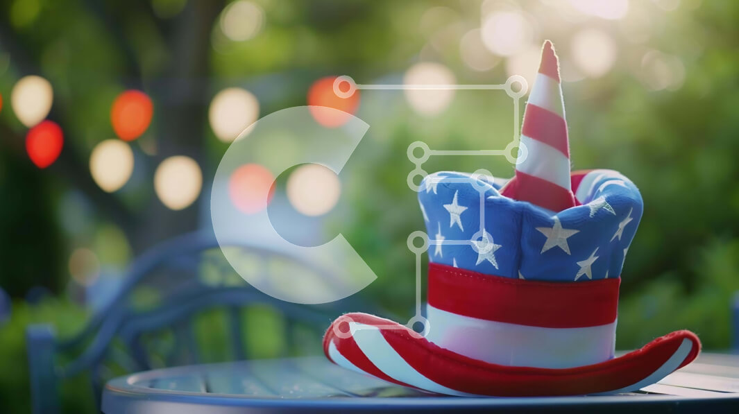 Intra Συλλεκτικό Ξύλινο Παζλ Plywood  4mm - Πατριωτικό καπέλο στο τραπέζι με εορταστικό φωτισμό Σε Ξύλινο Κουτί - Διαστάσεις Puzzle: 10x10 cm – 25 κομμάτια