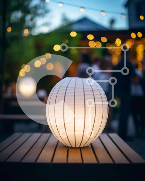 Intra Συλλεκτικό Ξύλινο Παζλ Plywood  4mm - Χάρτινη μπάλα σε ξύλινο τραπέζι με ανθρώπους και φανάρια Σε Ξύλινο Κουτί - Διαστάσεις Puzzle: 10x10 cm – 25 κομμάτια