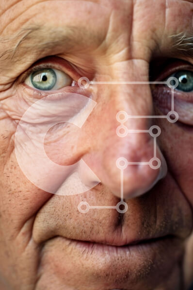 Intra Συλλεκτικό Ξύλινο Παζλ Plywood  4mm - Πορτρέτο ενός ηλικιωμένου άνδρα με μπλε μάτια Σε Ξύλινο Κουτί - Διαστάσεις Puzzle: 10x10 cm – 25 κομμάτια