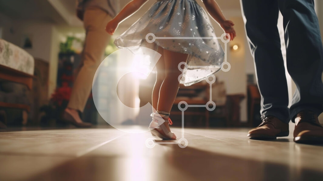 Intra Συλλεκτικό Ξύλινο Παζλ Plywood  4mm - Οικογενειακός Χορός στο Σαλόνι Σε Ξύλινο Κουτί - Διαστάσεις Puzzle: 10x10 cm – 25 κομμάτια