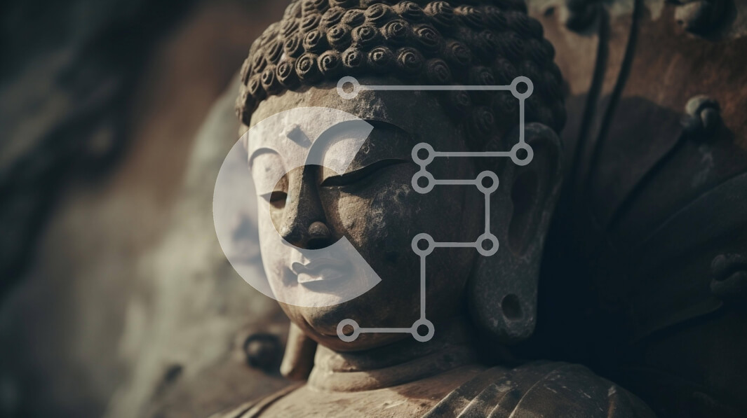 Intra Συλλεκτικό Ξύλινο Παζλ Plywood  4mm - Ηλικιωμένο άγαλμα του Βούδα ενάντια σε ξύλινο τοίχο Σε Ξύλινο Κουτί - Διαστάσεις Puzzle: 10x10 cm – 25 κομμάτια