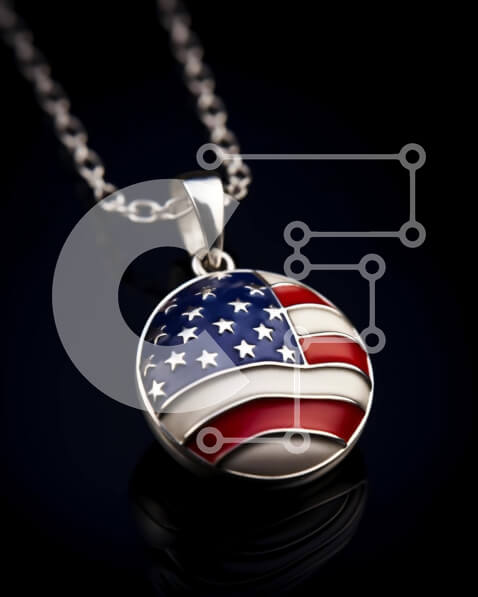 Intra Συλλεκτικό Ξύλινο Παζλ Plywood  4mm - Μενταγιόν αμερικανικής σημαίας σε ασημένια αλυσίδα Σε Ξύλινο Κουτί - Διαστάσεις Puzzle: 10x10 cm – 25 κομμάτια