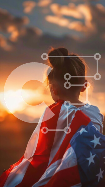 Intra Συλλεκτικό Ξύλινο Παζλ Plywood  4mm - Νεαρό κορίτσι τυλιγμένο με αμερικανική σημαία στο ηλιοβασίλεμα Σε Ξύλινο Κουτί - Διαστάσεις Puzzle: 10x10 cm – 25 κομμάτια