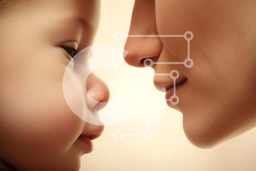 Intra Συλλεκτικό Ξύλινο Παζλ Plywood  4mm - Μητέρα και παιδί που κοιτάζουν ο ένας στα μάτια του άλλου Σε Ξύλινο Κουτί - Διαστάσεις Puzzle: 10x10 cm – 25 κομμάτια