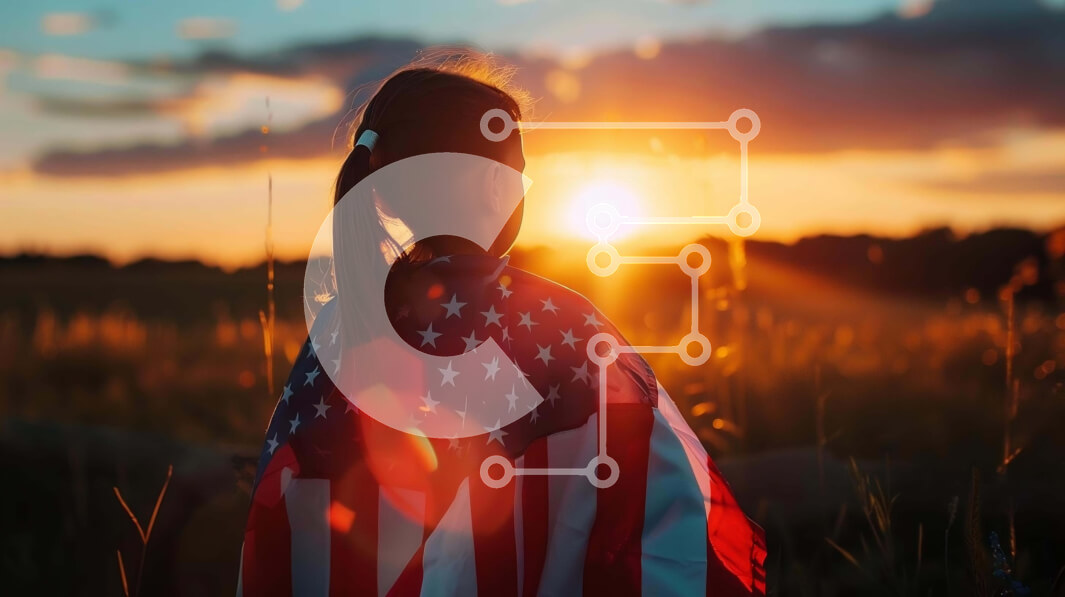 Intra Συλλεκτικό Ξύλινο Παζλ Plywood  4mm - Νεαρό κορίτσι με αμερικανική σημαία στο πεδίο στο ηλιοβασίλεμα Σε Ξύλινο Κουτί - Διαστάσεις Puzzle: 10x10 cm – 25 κομμάτια