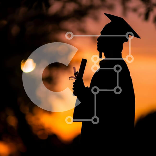 Intra Συλλεκτικό Ξύλινο Παζλ Plywood  4mm - Σιλουέτα αποφοίτησης στο ηλιοβασίλεμα Σε Ξύλινο Κουτί - Διαστάσεις Puzzle: 10x10 cm – 25 κομμάτια