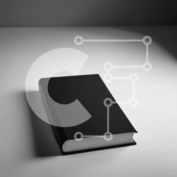 Intra Συλλεκτικό Ξύλινο Παζλ Plywood  4mm - Μη ανοιγμένο μαύρο βιβλίο σε λευκό τραπέζι Σε Ξύλινο Κουτί - Διαστάσεις: 10x10 cm – 25 κομμάτια