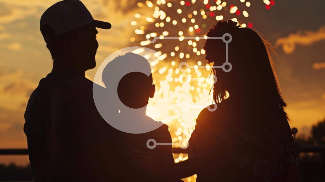 Intra Συλλεκτικό Ξύλινο Παζλ Plywood  4mm - Οικογένεια κρατώντας τα χέρια με πυροτεχνήματα Σε Ξύλινο Κουτί - Διαστάσεις: 10x10 cm – 25 κομμάτια