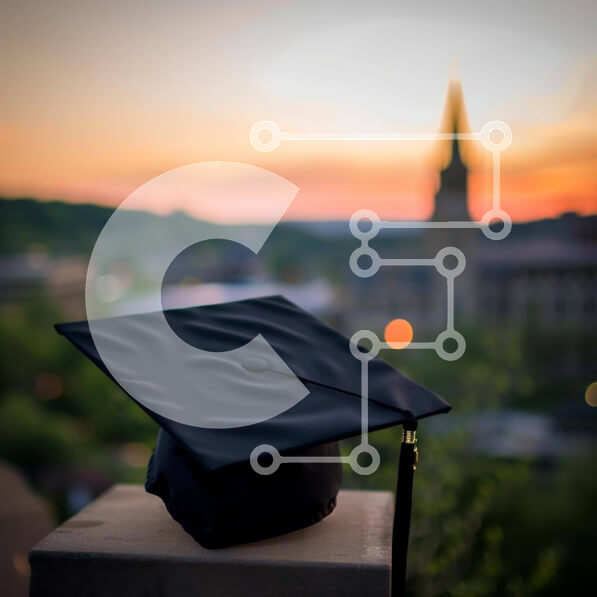 Intra Συλλεκτικό Ξύλινο Παζλ Plywood  4mm - Μαύρο καπάκι αποφοίτησης σε σιδερένιο κιγκλίδωμα Σε Ξύλινο Κουτί - Διαστάσεις Puzzle: 10x10 cm – 25 κομμάτια