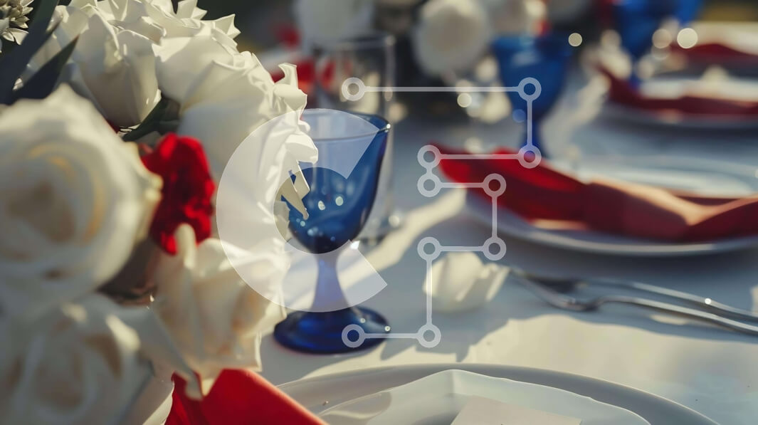 Intra Συλλεκτικό Ξύλινο Παζλ Plywood  4mm - Κομψό τραπέζι με κόκκινα, λευκά και μπλε λουλούδια Σε Ξύλινο Κουτί - Διαστάσεις Puzzle: 10x10 cm – 25 κομμάτια