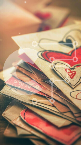 Intra Συλλεκτικό Ξύλινο Παζλ Plywood  4mm - Εγκάρδιες κάρτες και γράμματα με καρδιές ζωγραφισμένες στο χέρι Σε Ξύλινο Κουτί - Διαστάσεις Puzzle: 10x10 cm – 25 κομμάτια